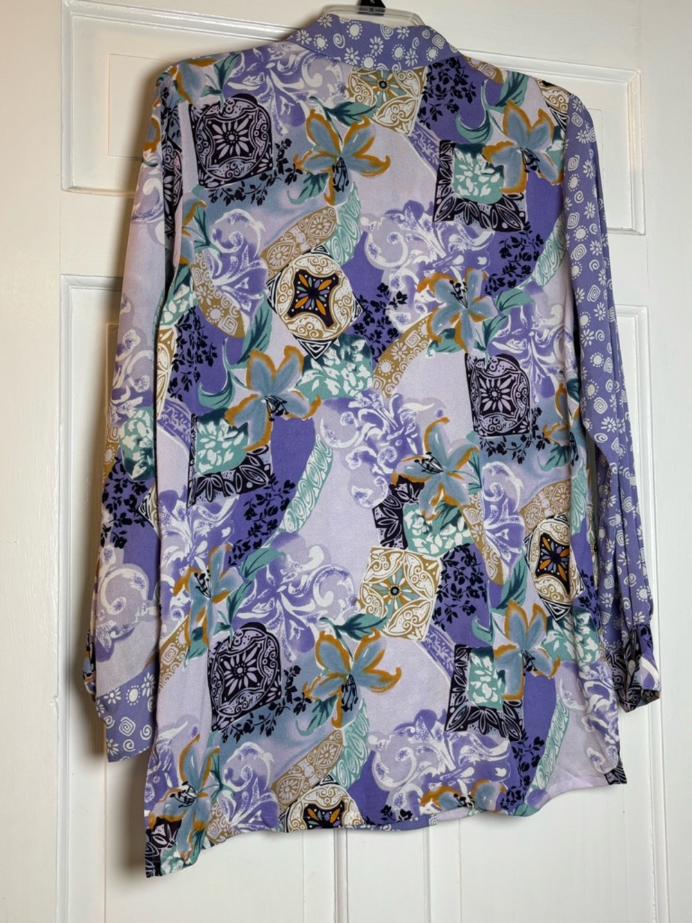 100% Silk Koos Lavender Patterned Button-Up Blouse - Picture 3 of 6